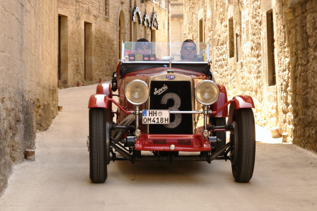 Quisque aliquam lacinia laoreet